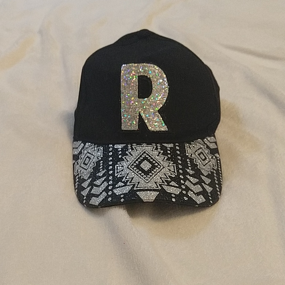 Justice "R" Hat